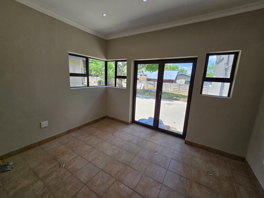 To Let 4 Bedroom Property for Rent in Hospitaalheuwel Free State